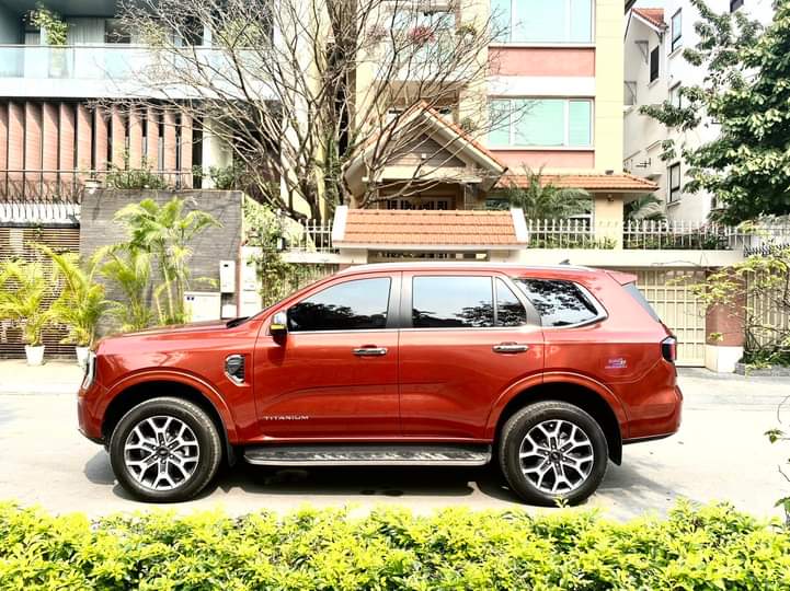 Cho thuê xe Ford Everest