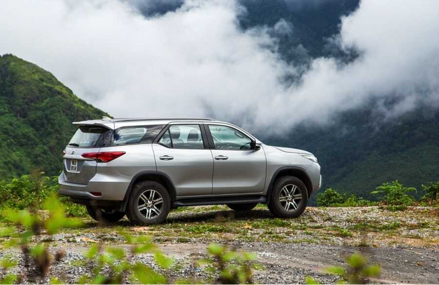 Thuê Xe Fortuner 7 Chỗ Tại TPHCM: Giải Pháp Hoàn Hảo Cho Chuyến Công Tác Tỉnh Và Địa Hình Dốc