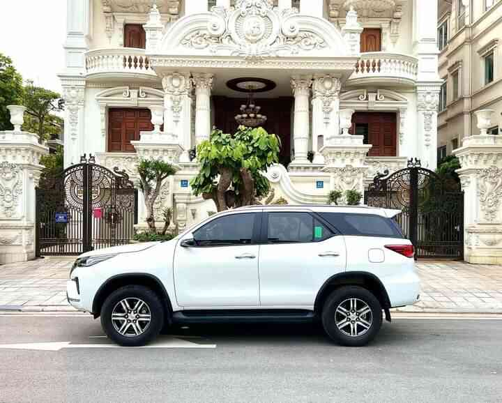 Thuê xe toyota Fortuner