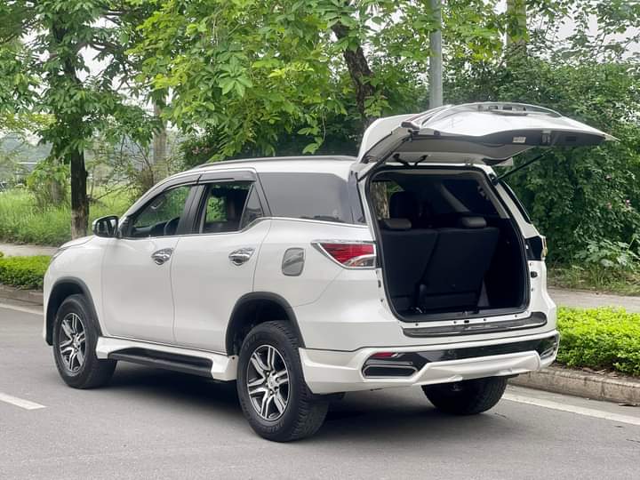 Thuê Xe Fortuner 7 Chỗ Tại TPHCM: Giải Pháp Hoàn Hảo Cho Chuyến Công Tác Tỉnh Và Địa Hình Dốc