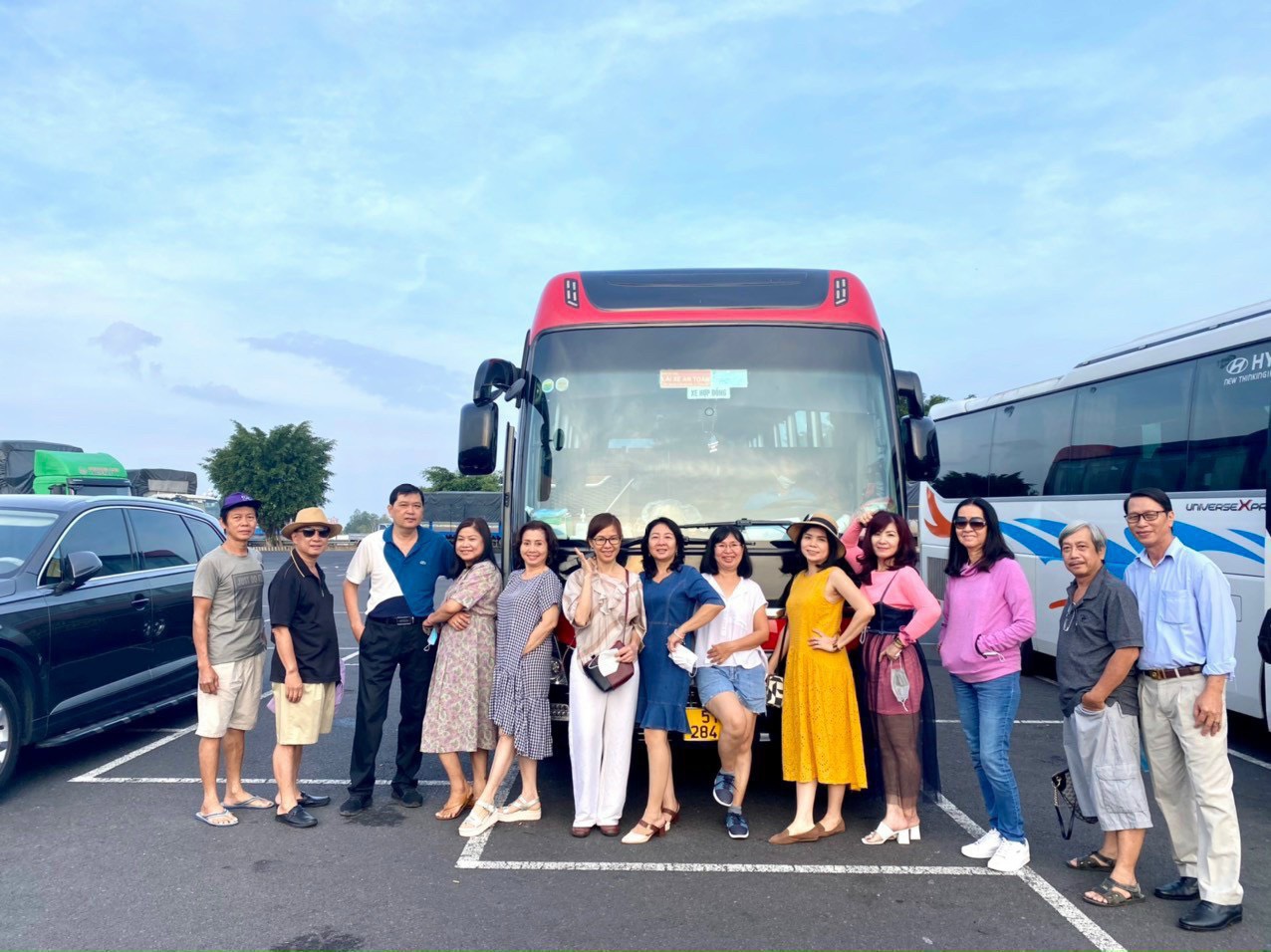Bảng Giá Cho Thuê Xe Limousine 16 Chỗ TPHCM – Dịch Vụ Chuyên Nghiệp, Giá Cả Minh Bạch