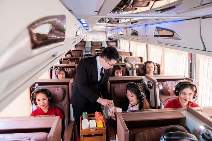 Ưu Đãi Đặc Biệt Khi Thuê Xe Limousine Tại Bùi Gia Travel