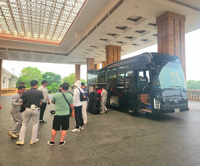 BẢNG GIÁ CHO THUÊ XE LIMOUSINE 16 CHỖ TẠI TPHCM