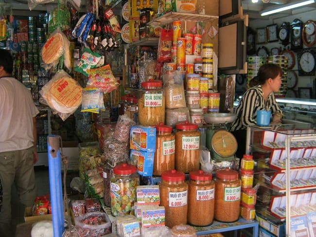13:30 – 14:30: Ghé đặc sản Tây Ninh mua sắm