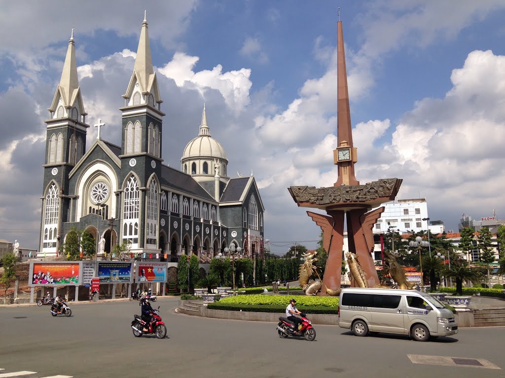 CAR RENTAL PRICE LIST FROM MUI NE TO PHAN THIET TO BINH DUONG PICK UP AND DROP OFF AT YOUR DESTINATION