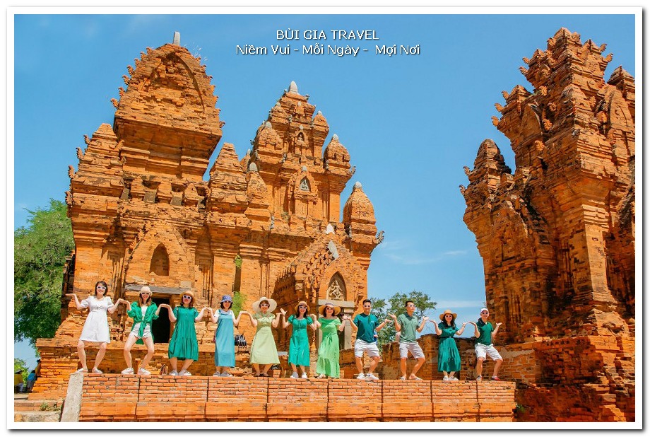 Phan Rang: ghé tháp Chàm, vườn nho nổi tiếng.