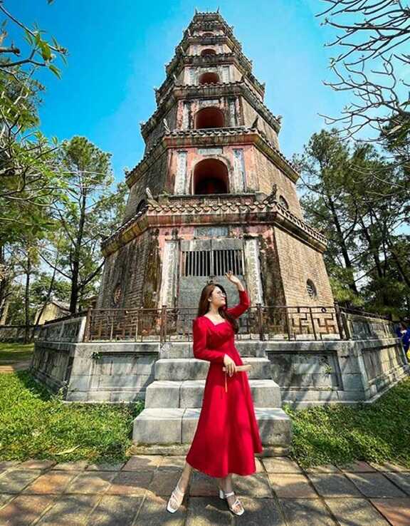 Thuê xe đi thăm quan Chùa Thiên Mụ Huế