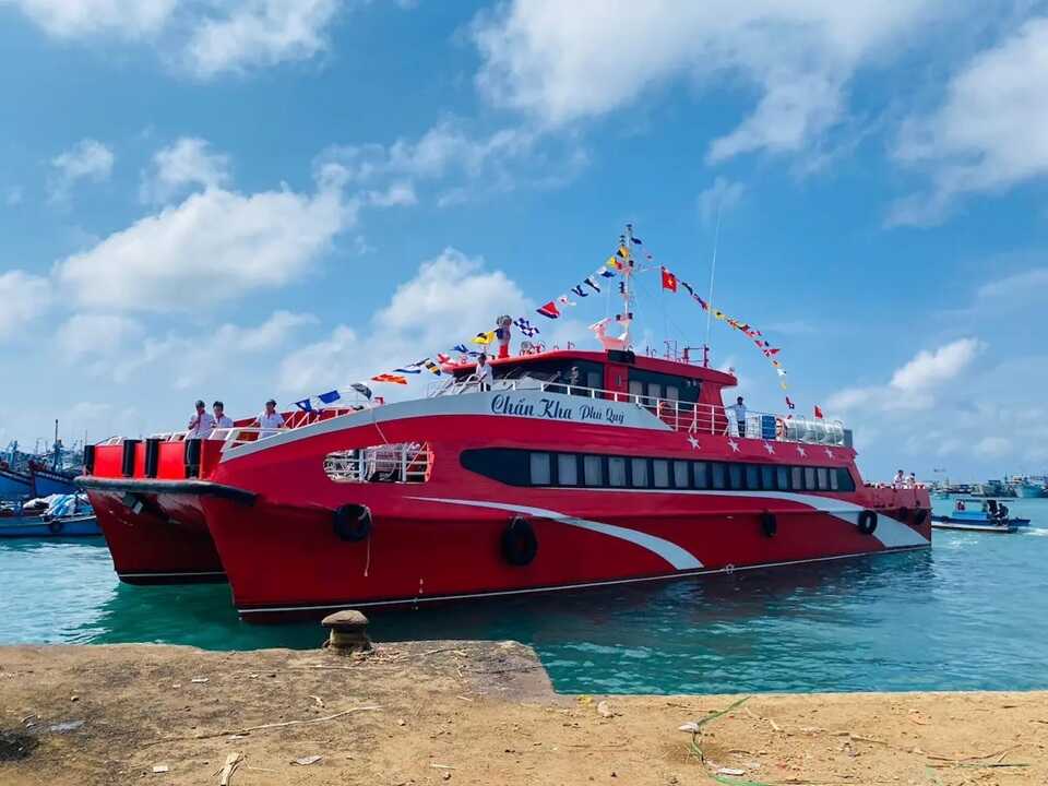 Tàu Chấn Kha